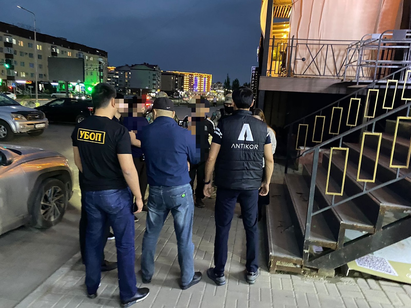 Ақтөбеде өзін Сыбайлас жемқорлыққа қарсы қызметтің қызметкері ретінде таныстырған бопсалаушы ұсталды