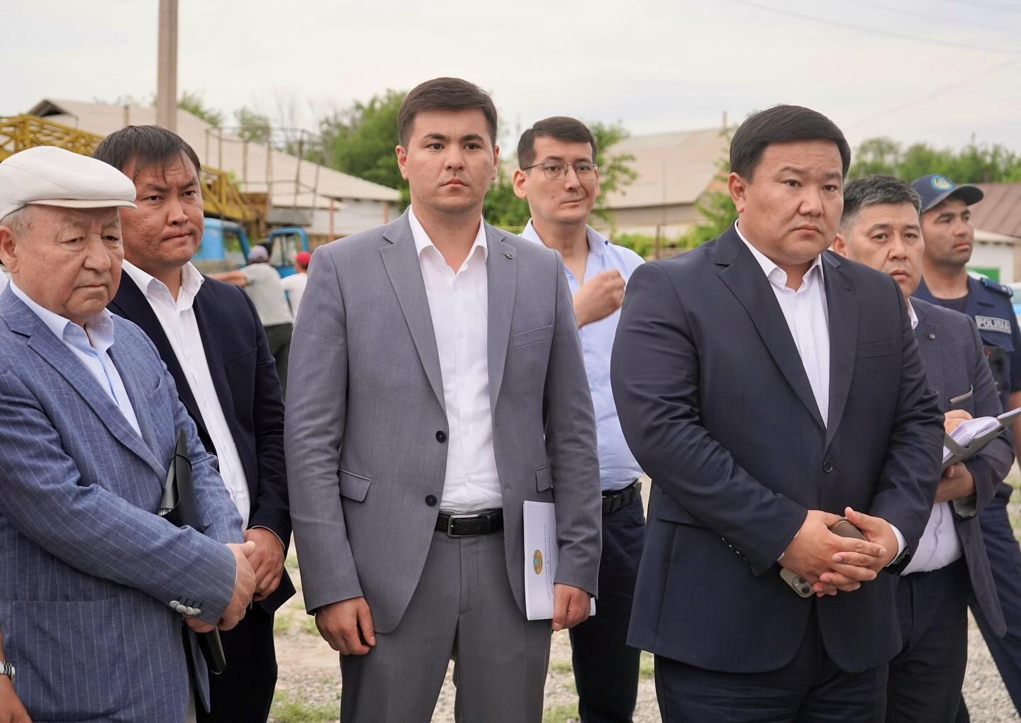 ҚАЛА ӘКІМІ ЖАНДОС ТАСОВ ТҰРҒЫНДАРМЕН КЕЗДЕСТІ