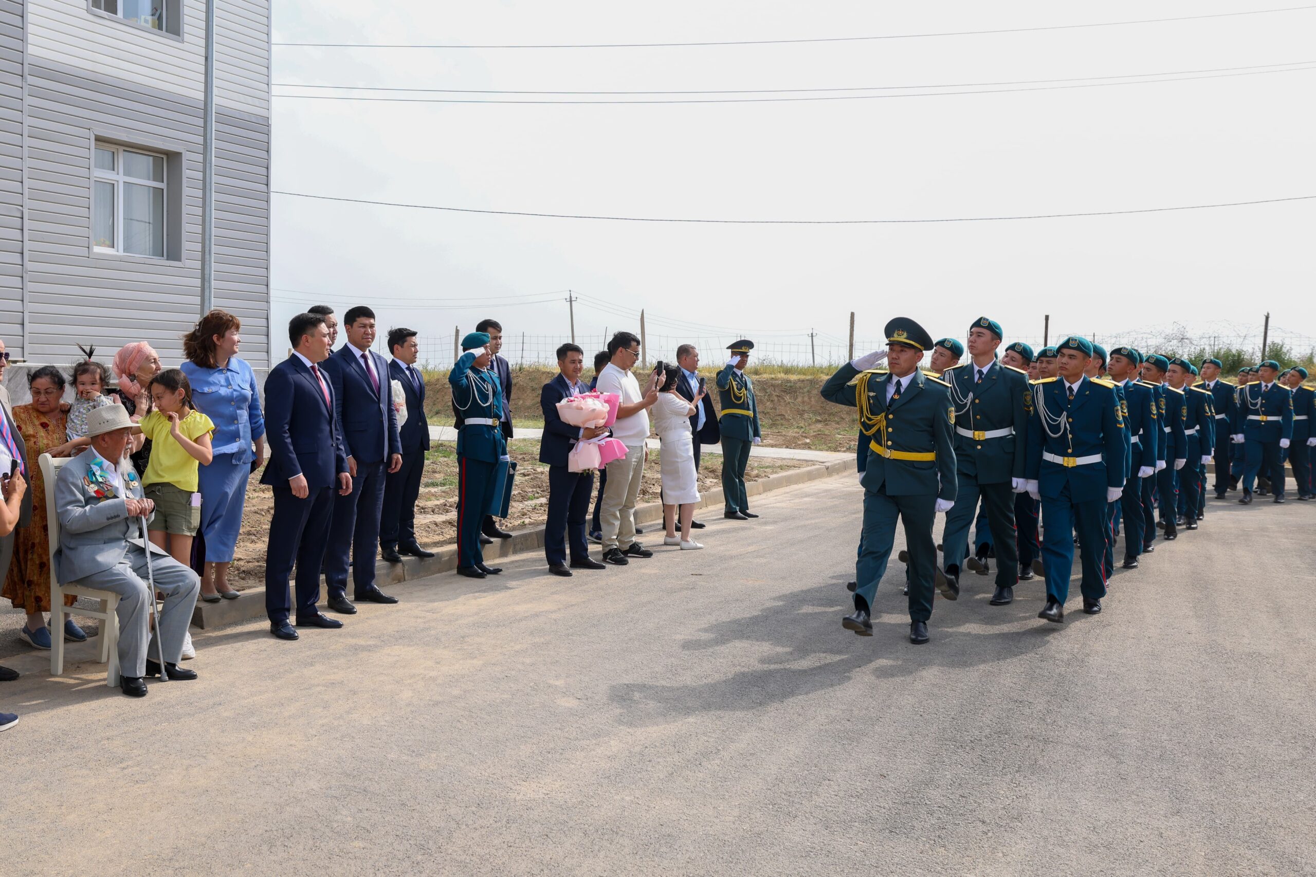 Шымкентте соғыс ардагерлеріне құрмет көрсетілді