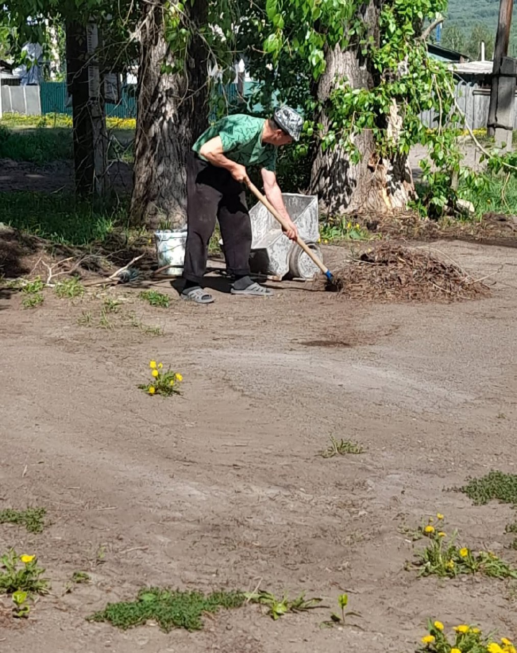 Бобровка Ауылы. Ауыл көшелерінде қоқыс жинау жұмыстары жүргізілуде