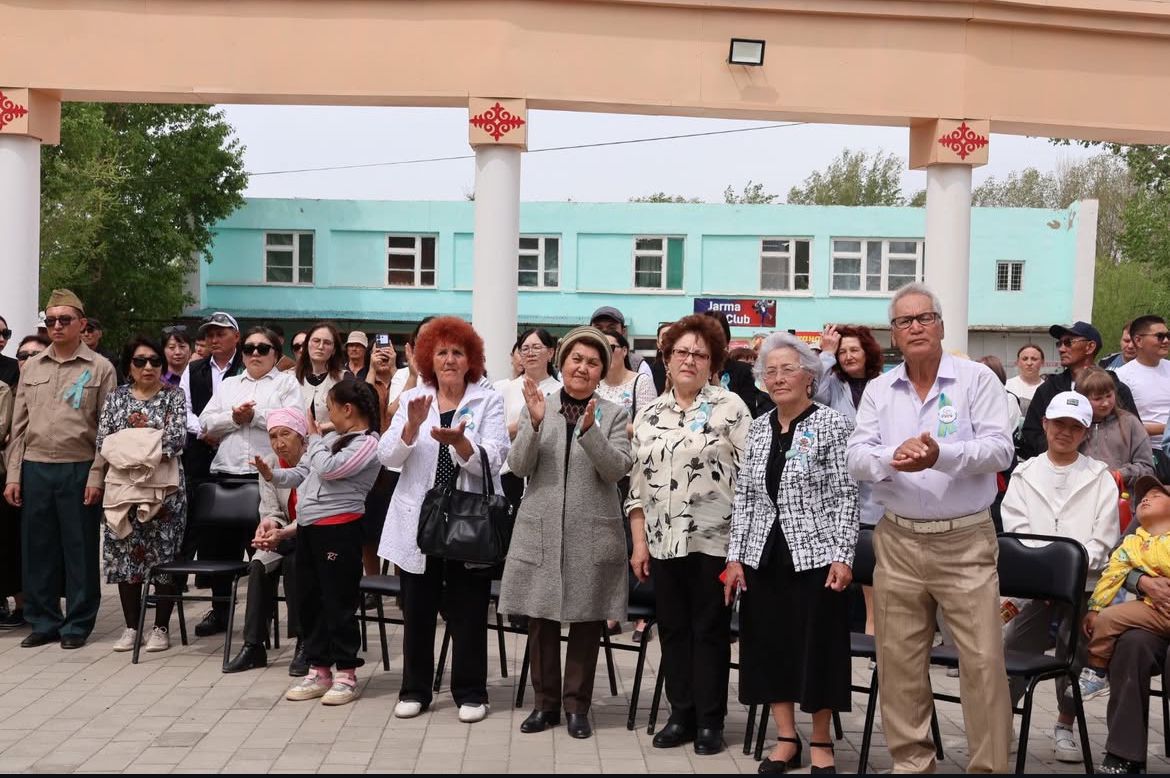 Ұлы Жеңістің 80 жылдығына арналған гүл шоқтарын қою рәсімі