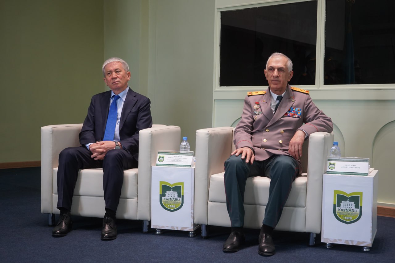 Алматыда Кеңес Одағының Батырлары Әликбай Қосаев пен Ерденбек Ниетқалиевті еске алды