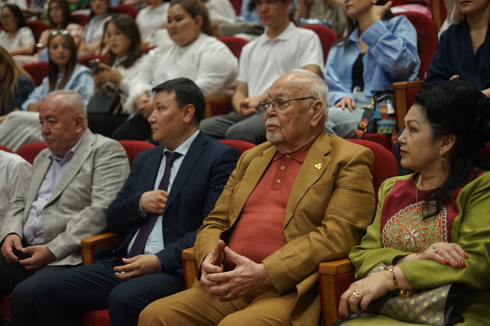 ТҮРКІСТАН ТЕАТРЫНДА «МӘҢГІЛІК БАЛА БЕЙНЕ» ҚОЙЫЛЫМЫ САХНАЛАНДЫ