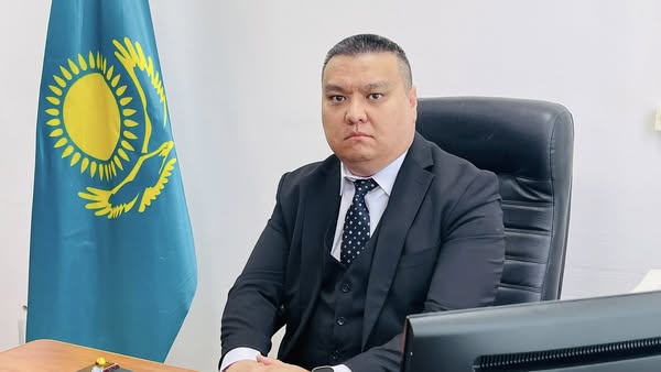 Бүгін Сырым ауданы әкімдігіндегі лездемелік жиналыста Сырым аудандық экономика және қаржы бөлімінің жаңа басшысы таныстырылды.