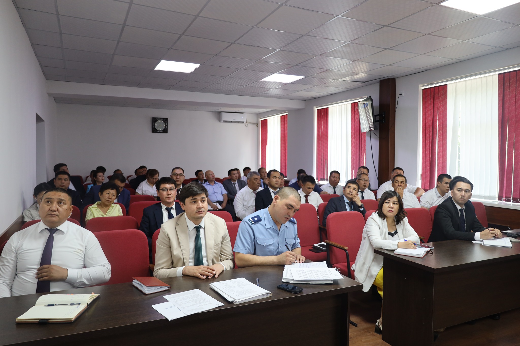АППАРАТТЫҚ МӘЖІЛІСТЕ ӨЗЕКТІ МӘСЕЛЕЛЕР ТАЛҚЫЛАНДЫ