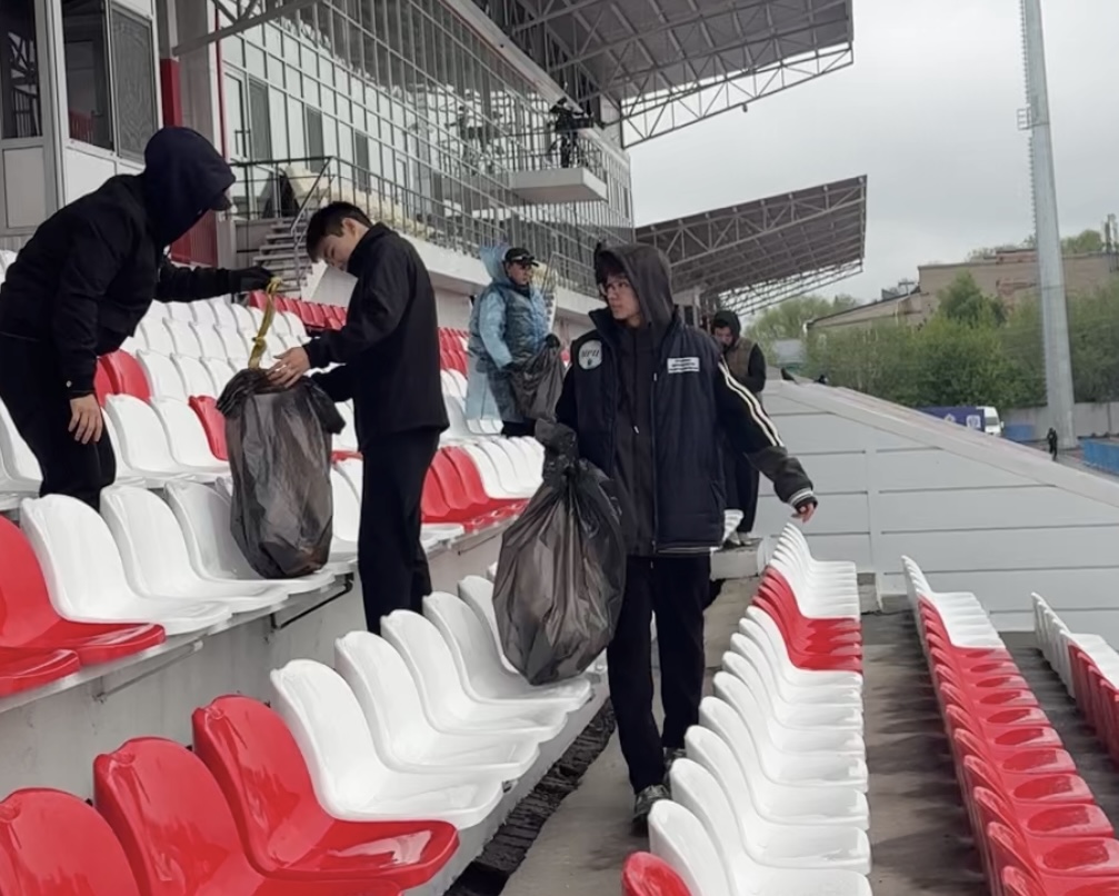 СҚО жастары тазалық үшін бірікті: «Қарасай» стадионында «Таза Қазақстан» бағдарламасы аясында экологиялық акция өтті