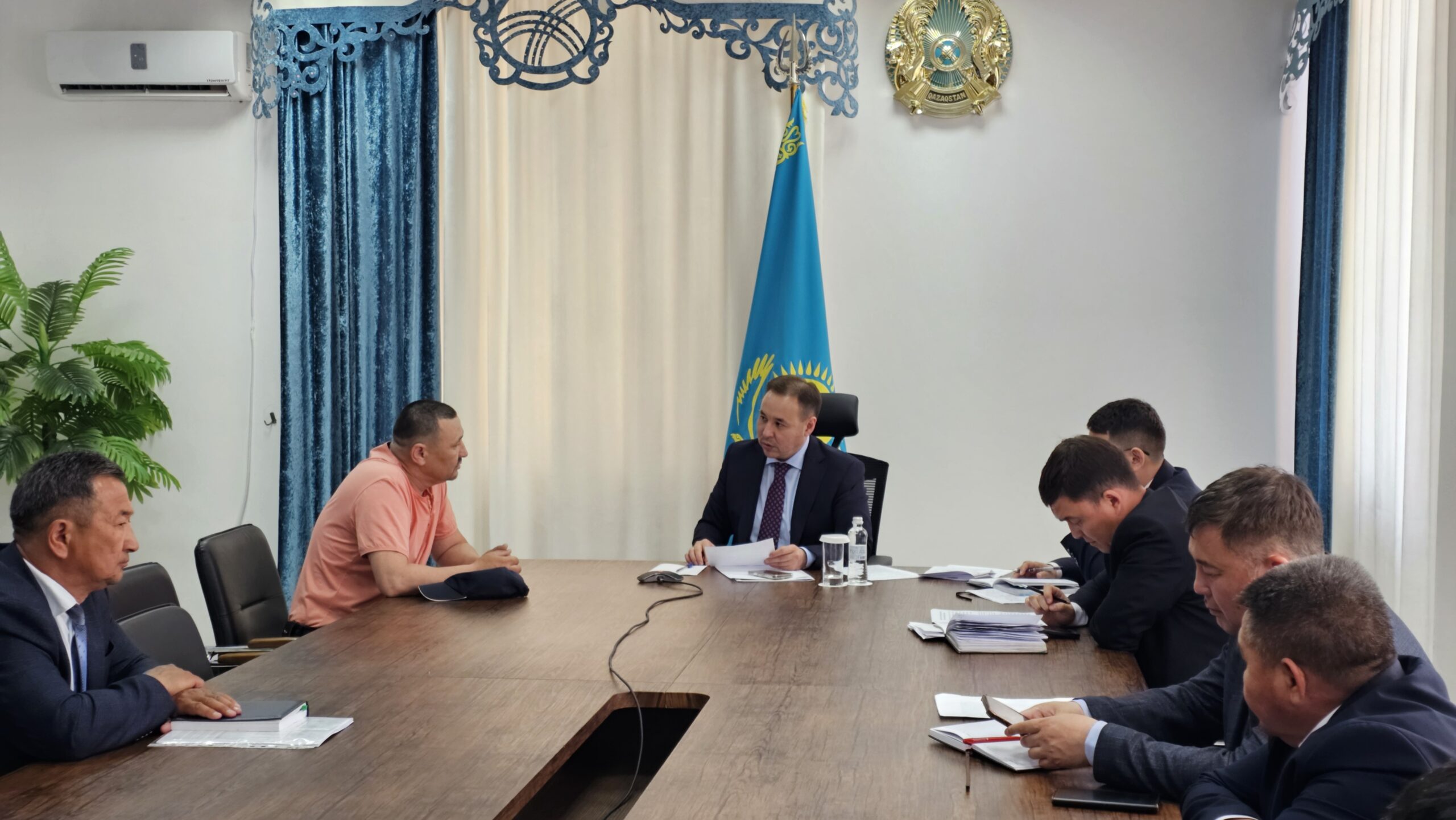 Целиноград ауданының әкімі Дарын Сабырғалиұлы азаматтарды жеке мәселелері бойынша кезекті қабылдауды өткізді