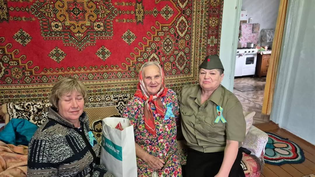 Налобино ауылдық кітапханасы ауылдық әкімдікпен бірлесіп тыл еңбеккерлерін Жеңістің 80 жылдығымен құттықтады.
