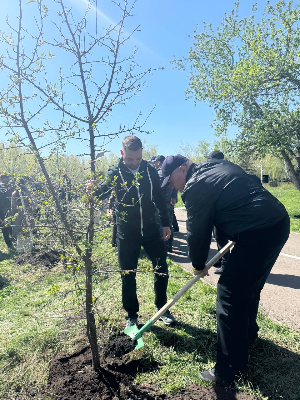 Депутаттар Бірлік аллеясының ашылуында