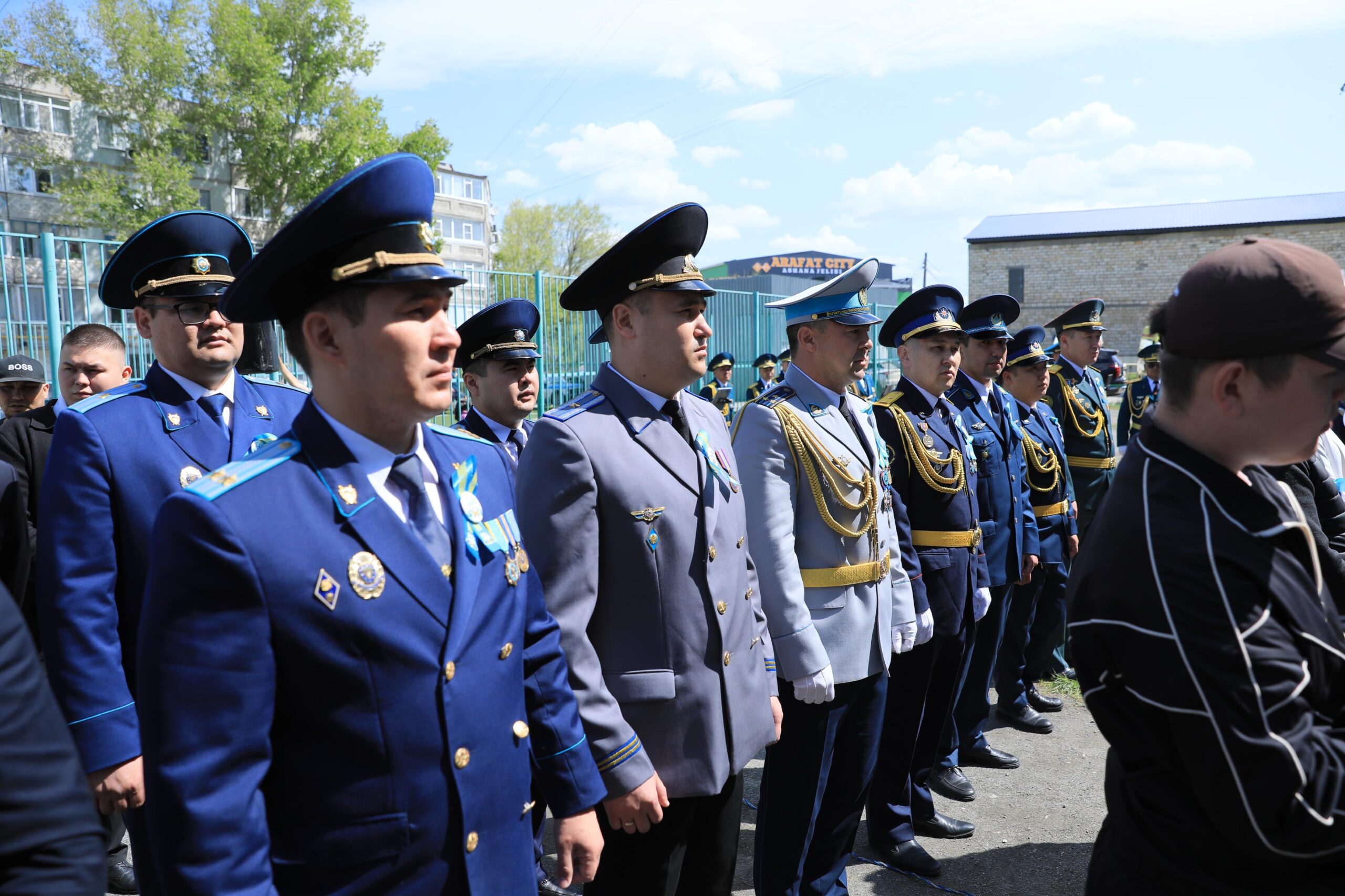 Облыс әкімі Ұлы Жеңіс күнімен соғыс ардагері Василий Грецкийді құттықтады