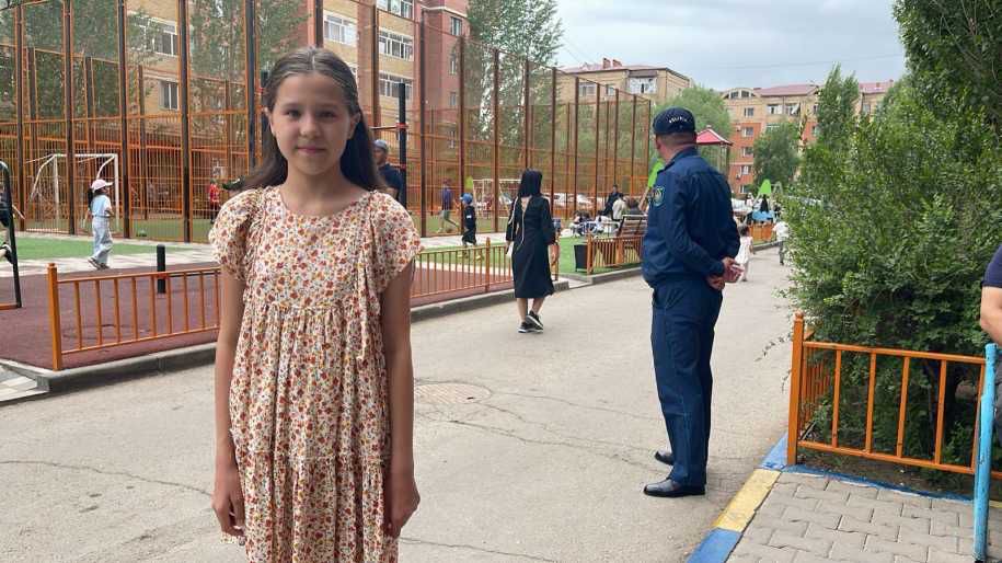 Ерлік пен қайсарлықтың үлгісі: елордада 9 мамыр күні ҰОС ардагеріне құрмет көрсетілді