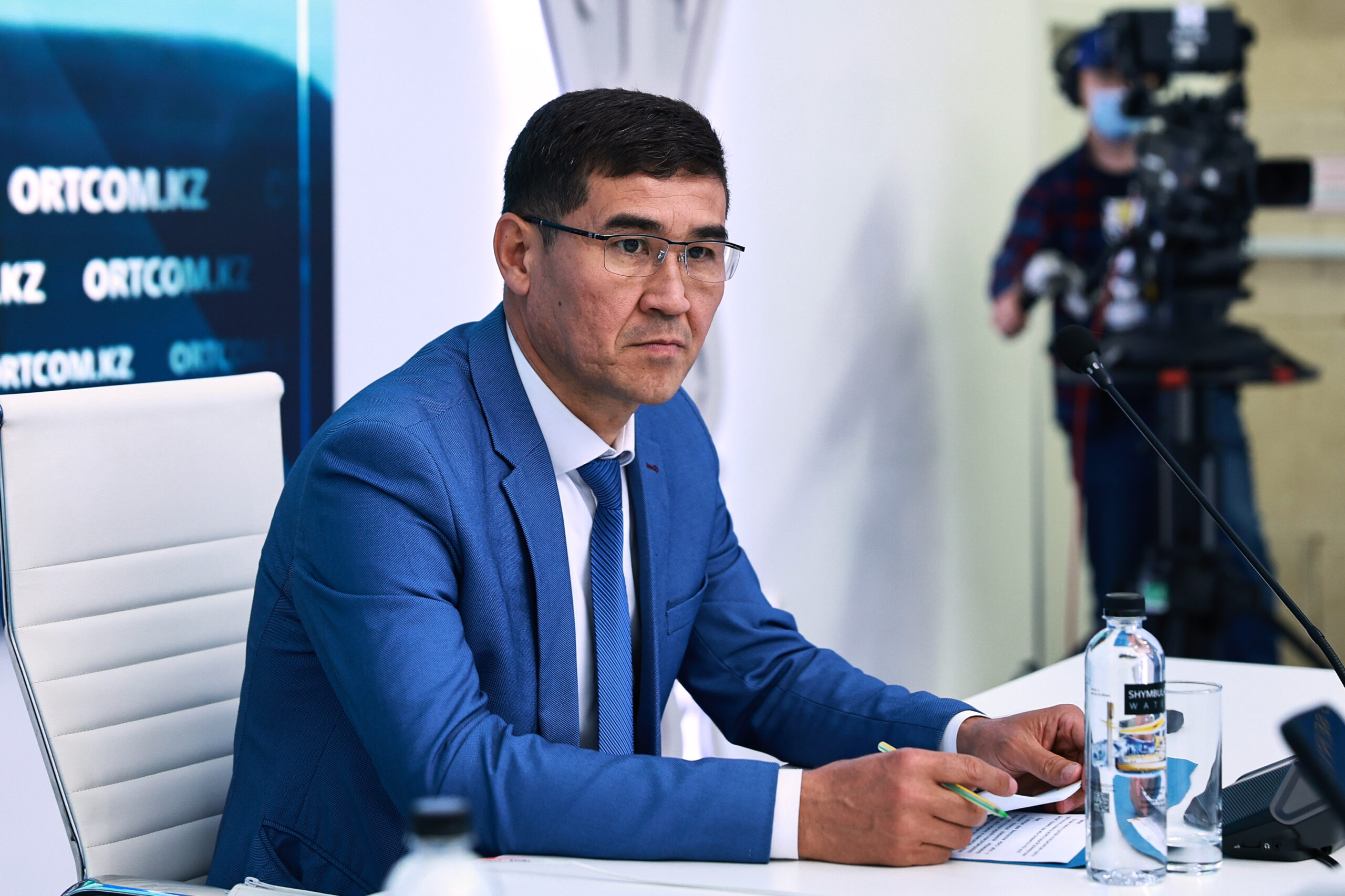 Мәжбүрлеп орындату комитетінің төрағасы Махсат Балабеков Орталық коммуникациялар қызметінде баспасөз маслихатын берді