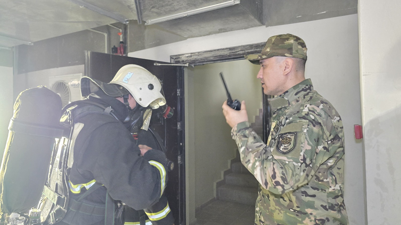 Ақтау қаласында газ-түтіннен қорғаушылар арасында 20-қабатқа көтерілу жарысы өтті