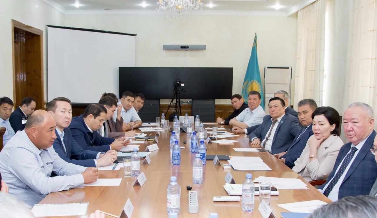 С. Жақыпова Жезқазғанда регрессші кеншілермен кездесті