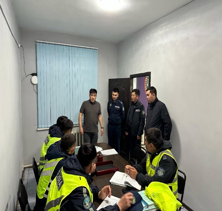Жамбыл облысы ПД ЖПҚБ патрульдік полиция батальоны қызметкерлерімен террористік сипаттағы қатерлерге ден қою бойынша сабақ өткізу туралы