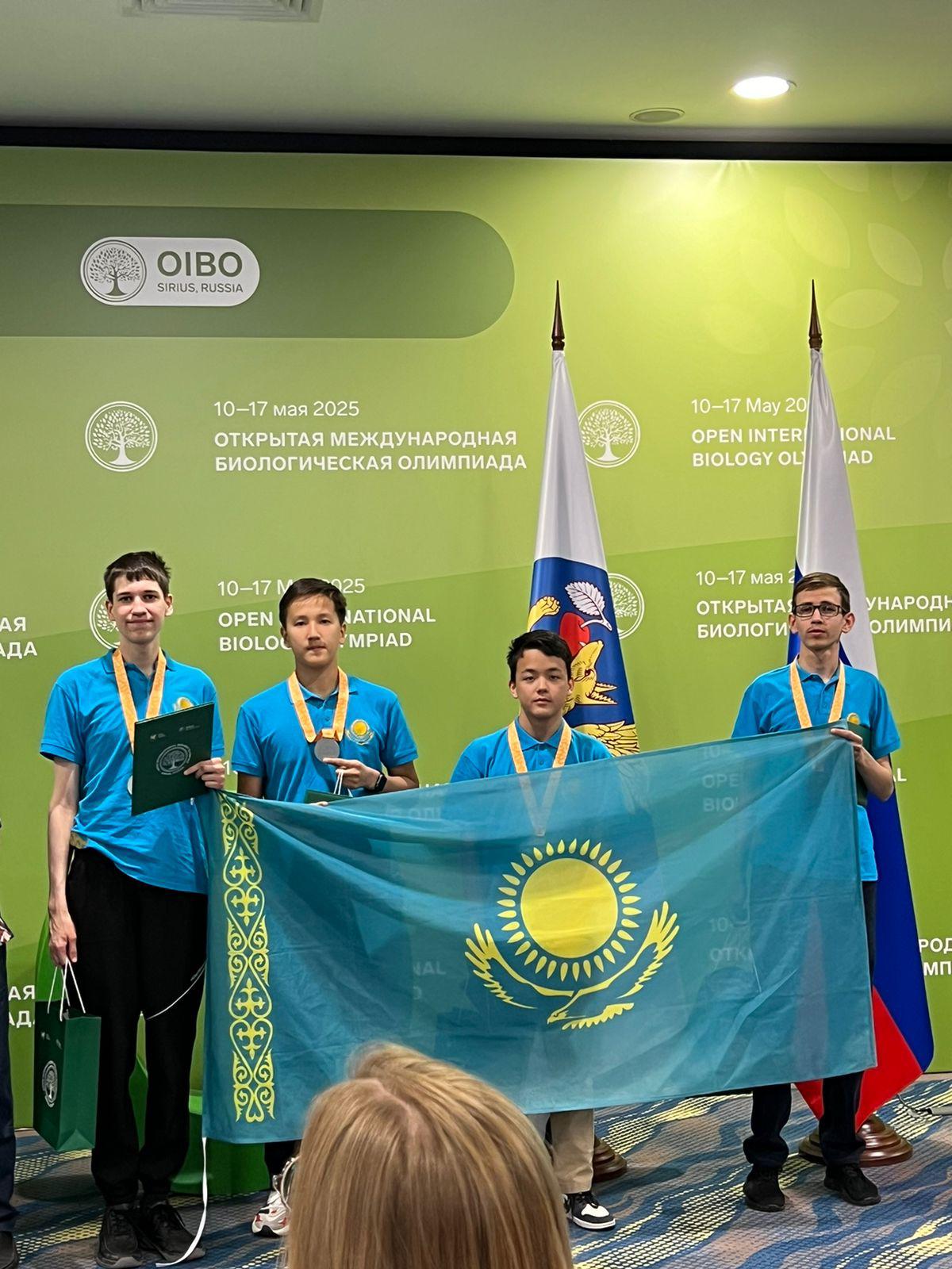 Көкшетаулық оқушы биология пәні бойынша халықаралық олимпиадада күміс жүлде жеңіп алып, Қазақстан құрамасының жеңісіне үлес қосты