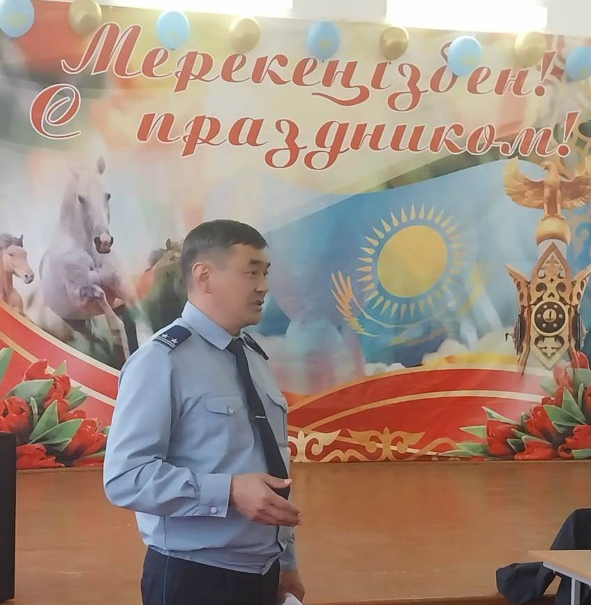 2025 жылғы 16 мамырда Антонов мектебінің акт залында Денисов ауданының әкімі Р. Ж. Катпаевтың Тельман ауылдық округінің тұрғындарымен кездесуі өтті.