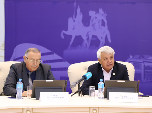 «Тіл заңнамасы: мүмкіндіктер, бастамалар мен мәселелер» республикалық семинар-кеңес