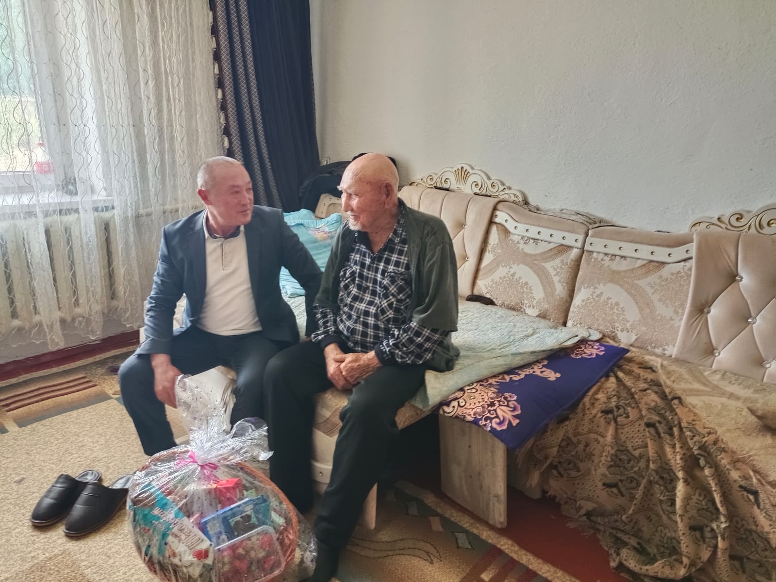 ТЫЛ АРДАГЕРЛЕРІНЕ ҚҰРМЕТ ЖАЛҒАСУДА