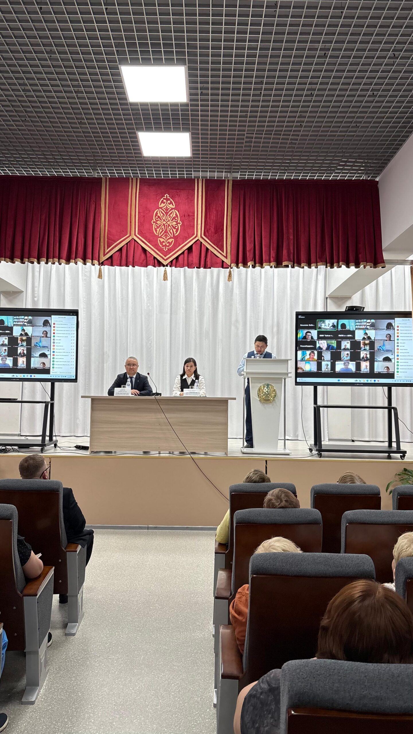 ШҚО Сыбайлас жемқорлыққа қарсы қызметі оқу жылының соңында ескертеді: ақша жинауға тыйым салынады