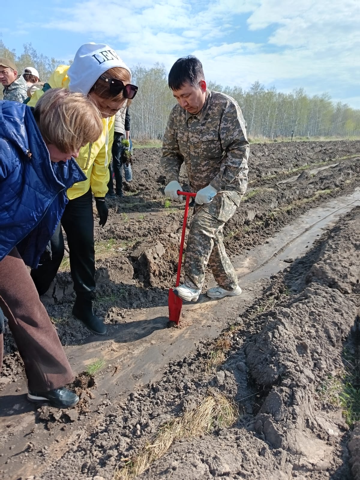 СҚО бойынша бюро департаментінің қызметкерлері экологиялық акцияға қатысты