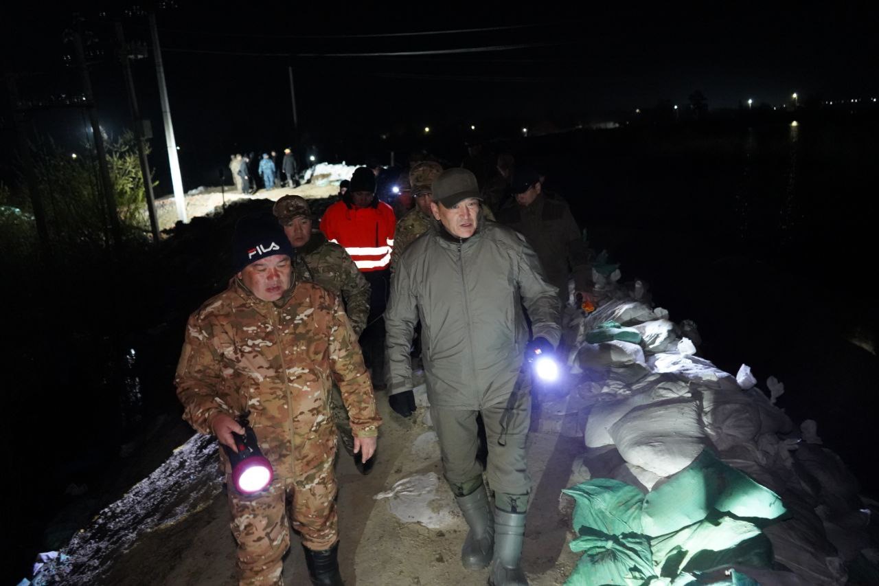 СҚО әкімі Тепличное ауылында жедел кеңес өткізді