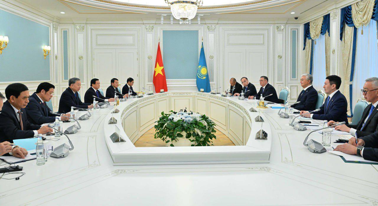 Қасым-Жомарт Тоқаев пен То Лам шағын құрамда келіссөз жүргізді