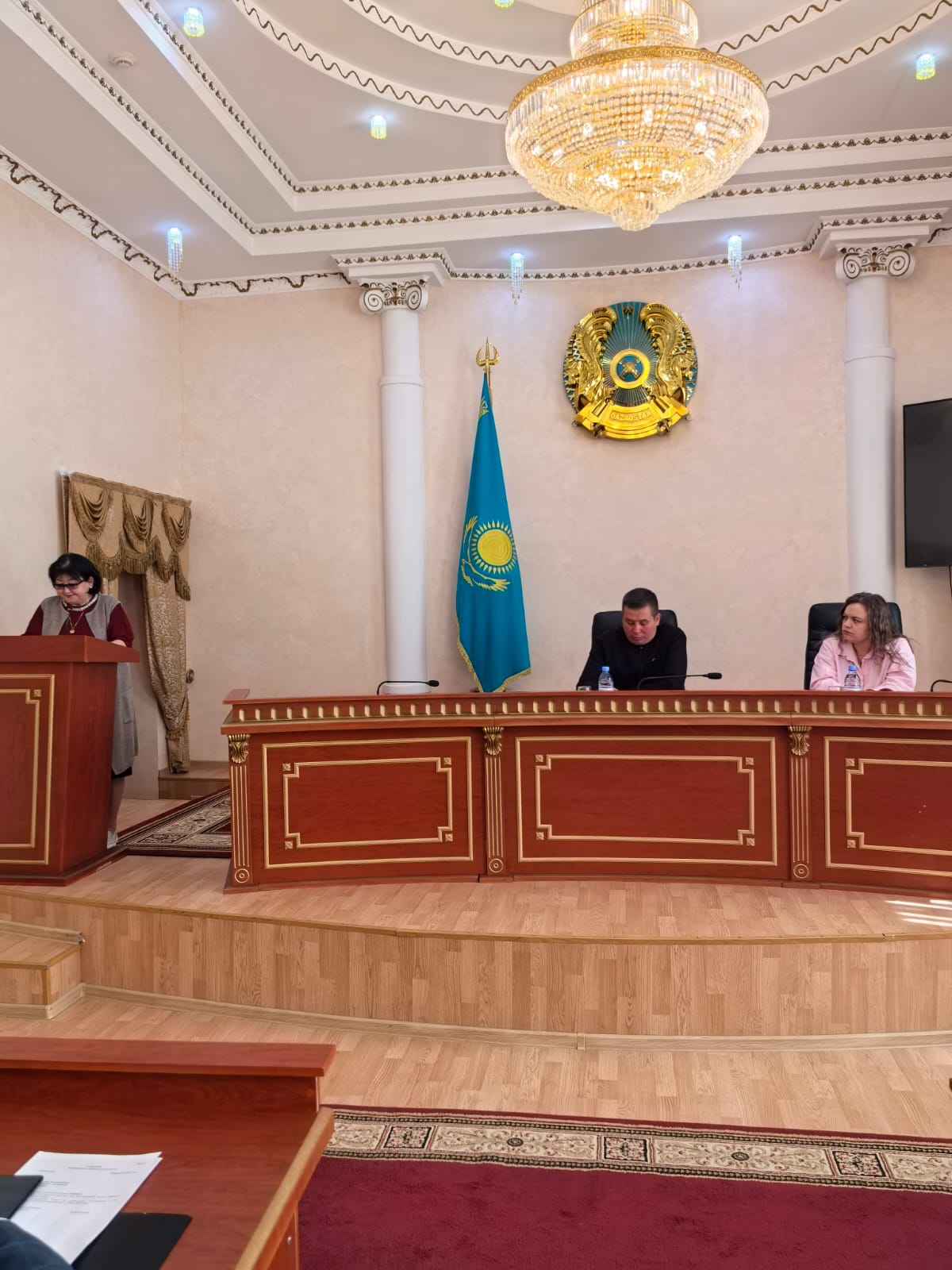Білім беру ұйымдарының басшыларын тыңдау