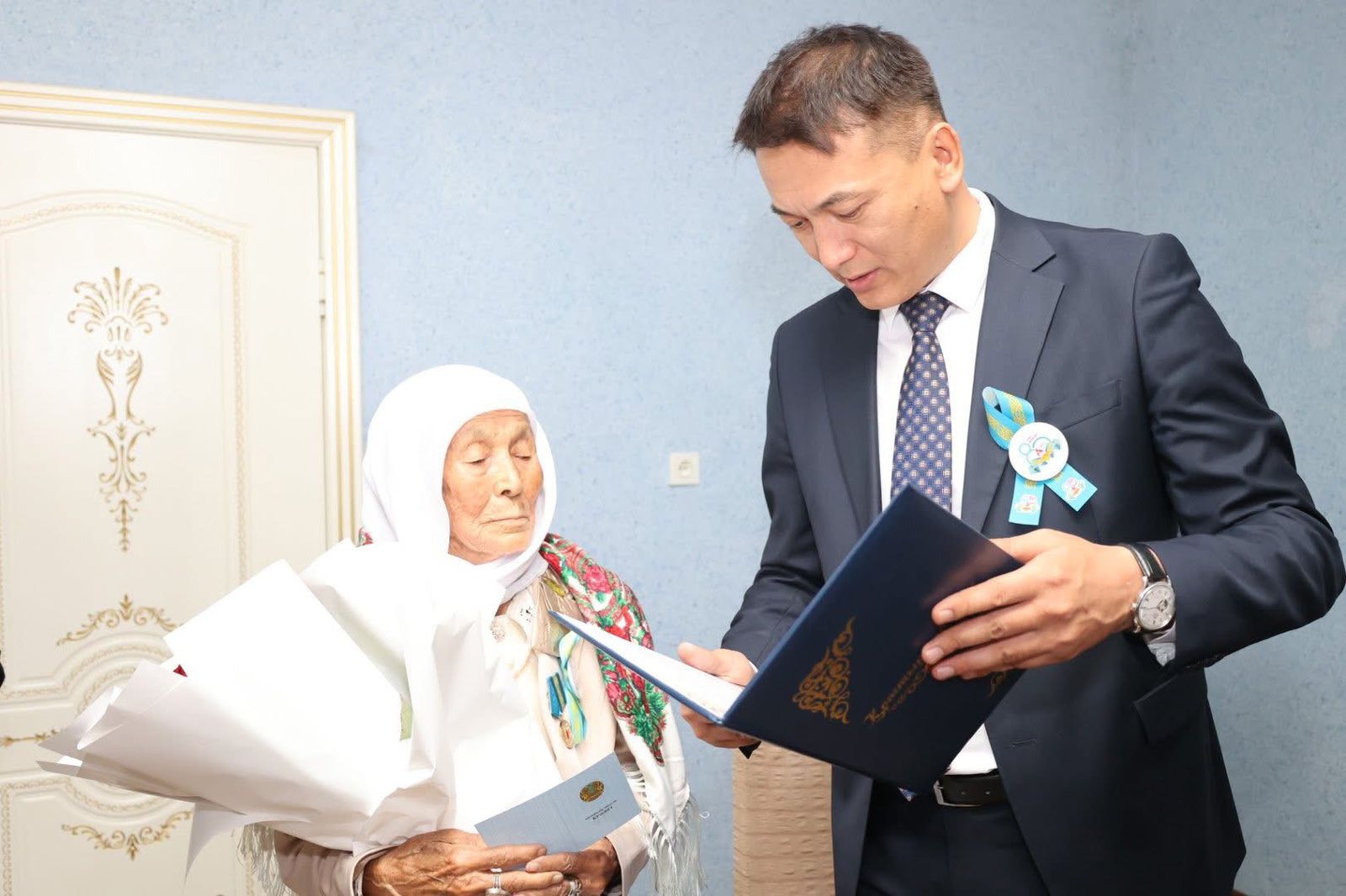 ТҮРКІСТАН: САУРАНДА ТЫЛ ЕҢБЕККЕРЛЕРІНЕ ҚҰРМЕТ КӨРСЕТІЛДІ