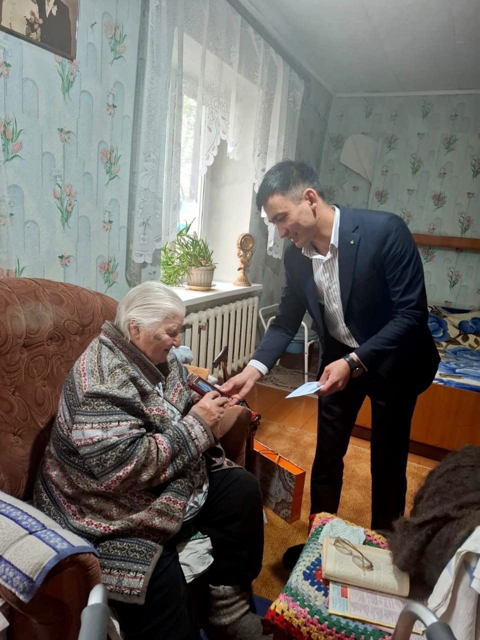 Тыл еңбеккерлеріне мерейтойлық медальдарды тапсыру