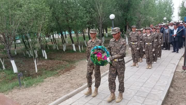 Состоялась церемония возложения венков к памятнику Неизвестному Солдату по случаю 80-летия Великой Победы.
