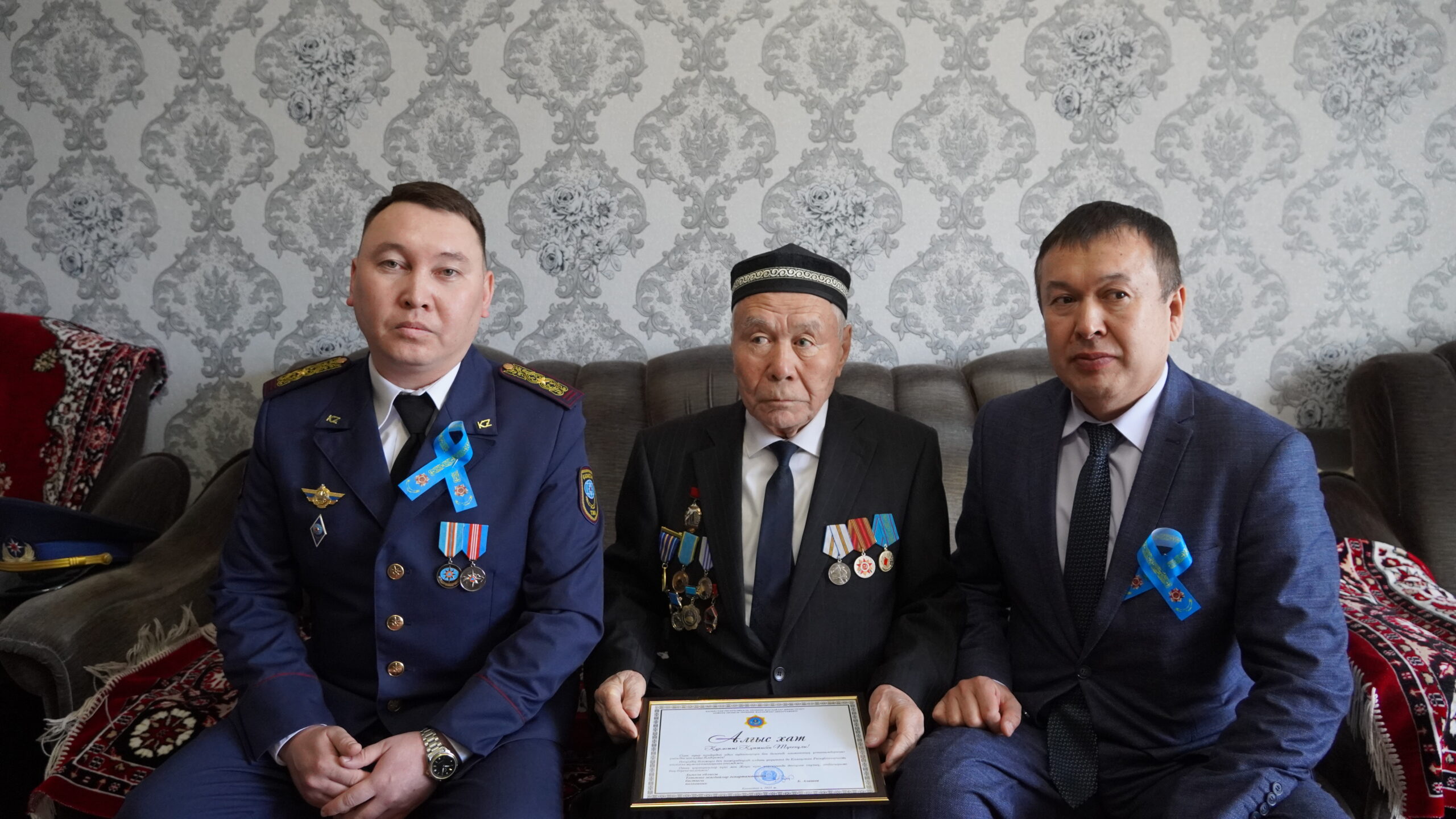 Тыл еңбеккерлерін құттықтады