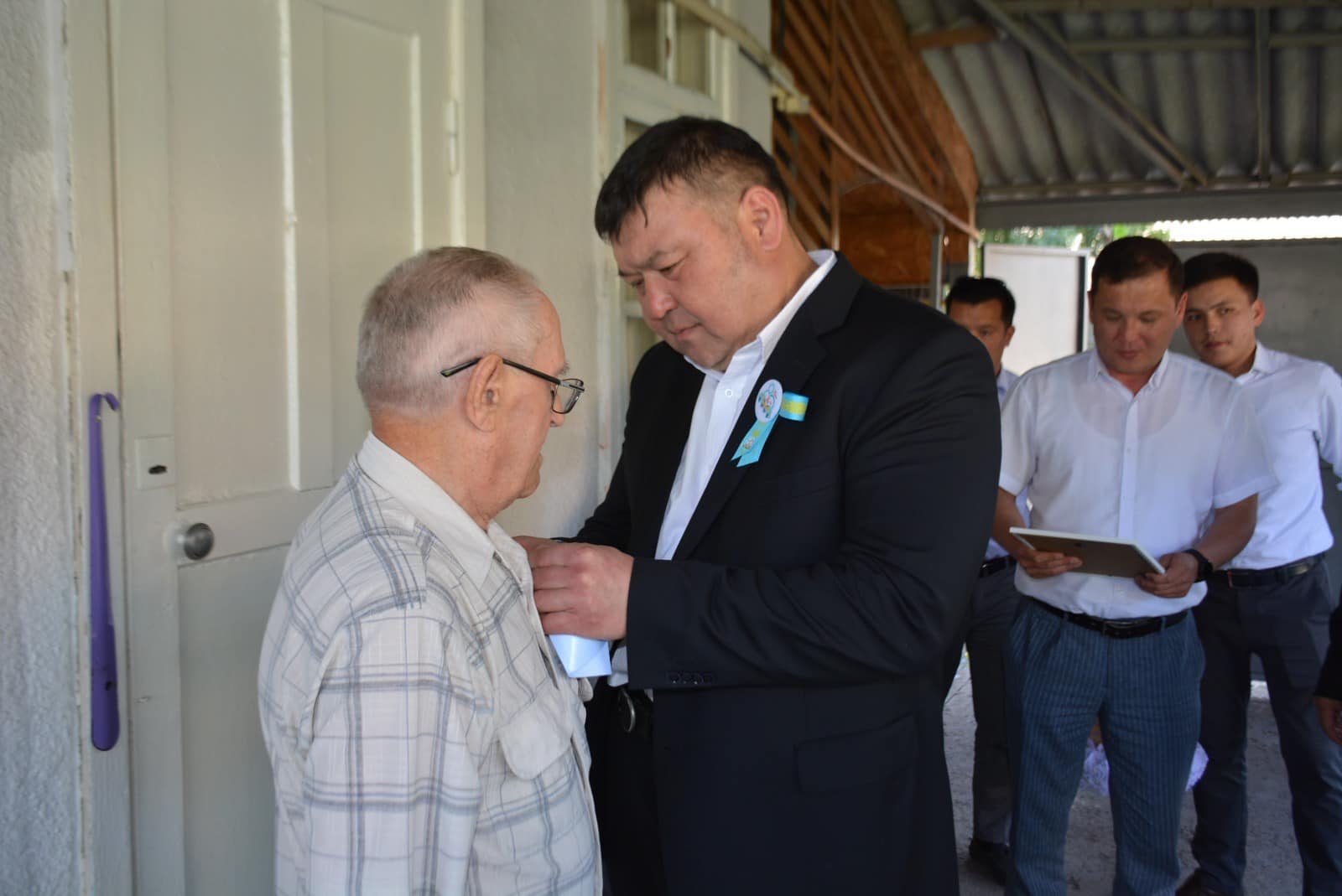 ШАРДАРА: АУДАН ӘКІМІ ТЫЛ АРДАГЕРЛЕРІН ҚҰТТЫҚТАДЫ