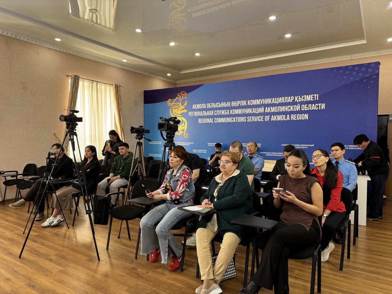 Ақмола облысы прокурорының орынбасары журналистермен брифинг өткізді
