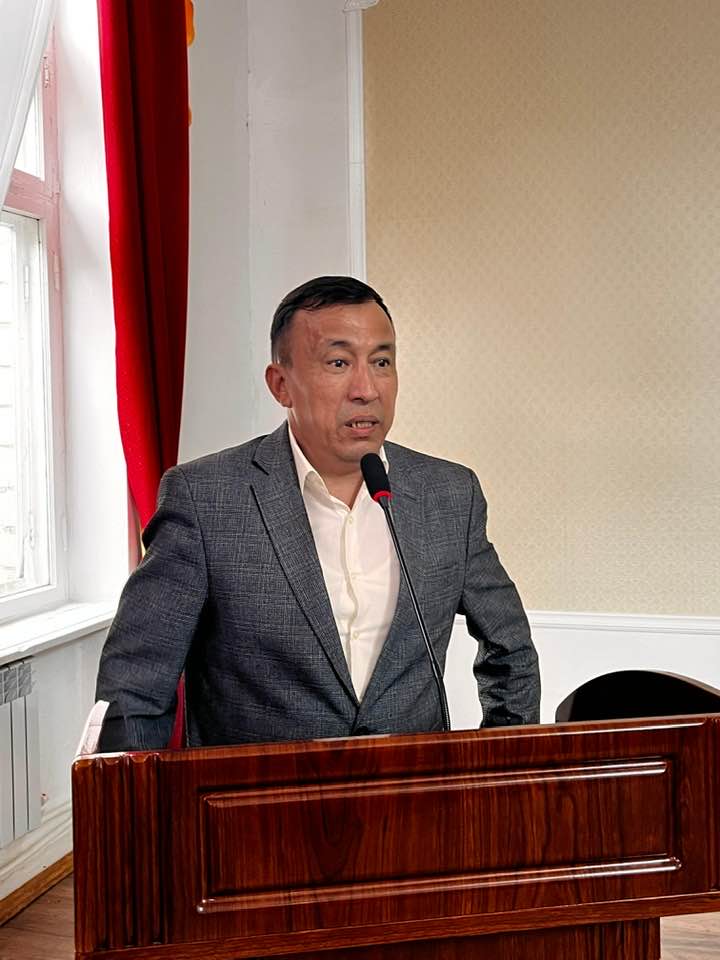 ӘР ЖАНҰЯ КІТАП ОҚЫСЫН!