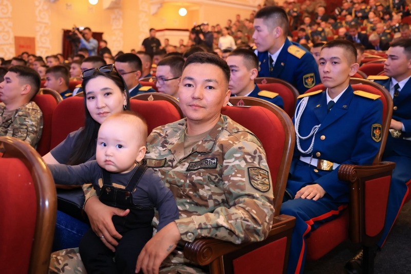 Қарағанды облысында Отан қорғаушыларды құттықтады