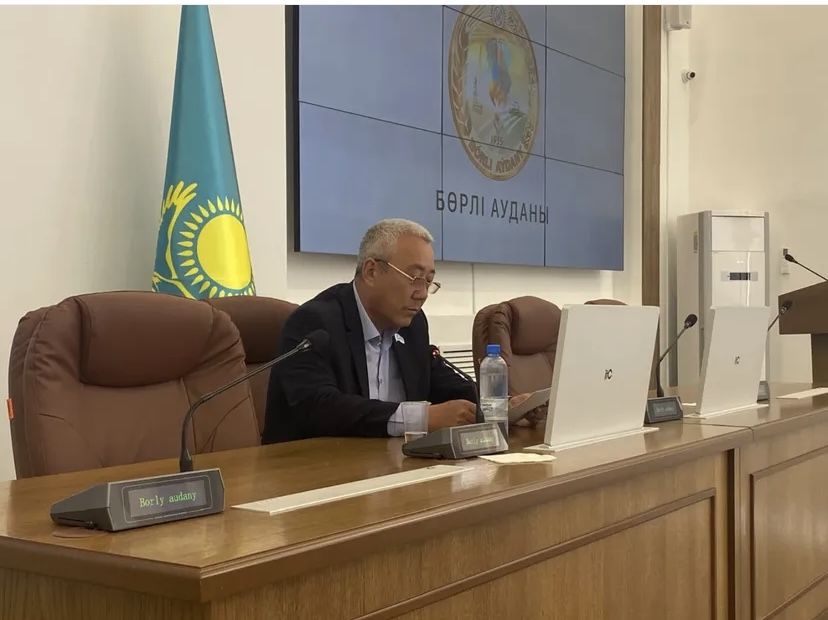 2025 жылдың 15 мамыр күні Бөрлі аудандық мәслихатының тұрақты комиссия отырысы М.Дияровтың төрағалығымен өтті.