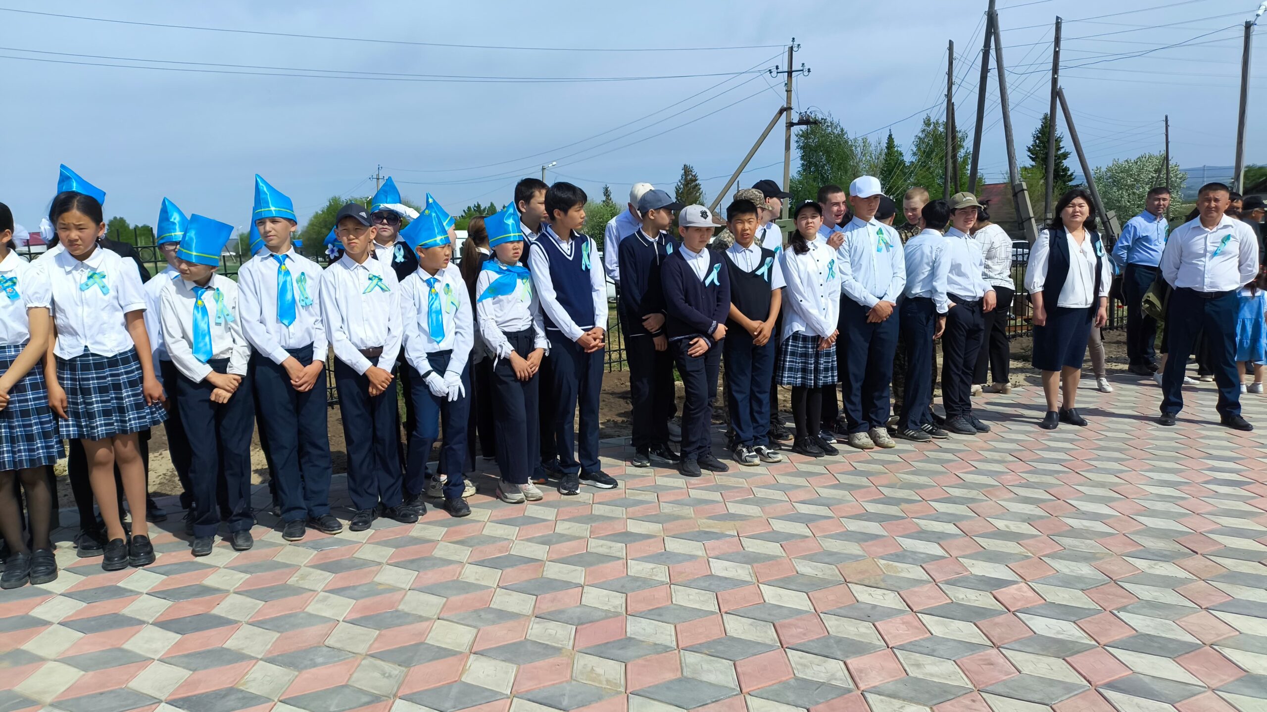 Донское ауылындағы жаңартылған ескерткіштің салтанатты ашылу рәсімі.