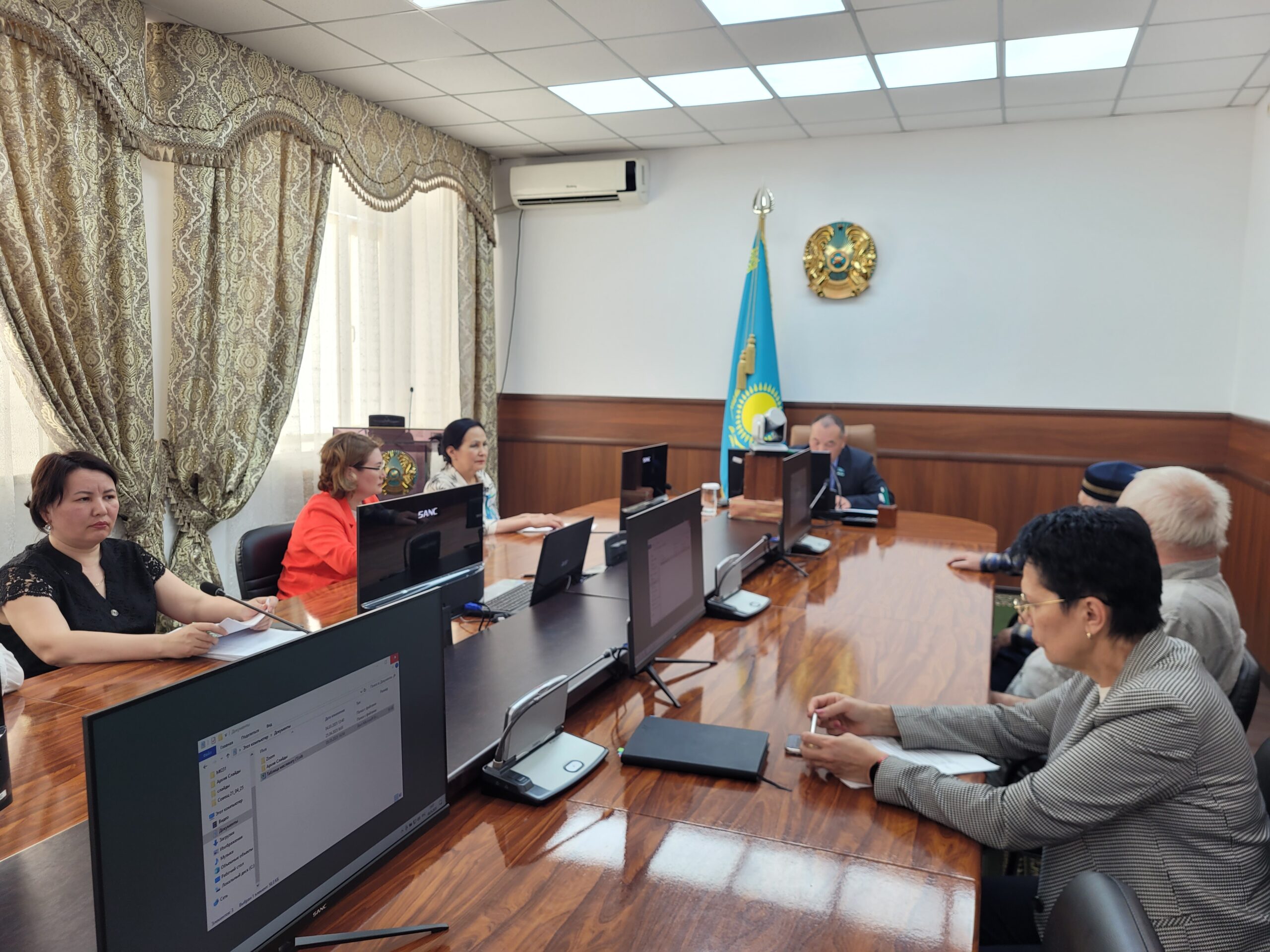 Ақсу қалалық мәслихатының тұрақты комиссияның кеңейтілген отырысы