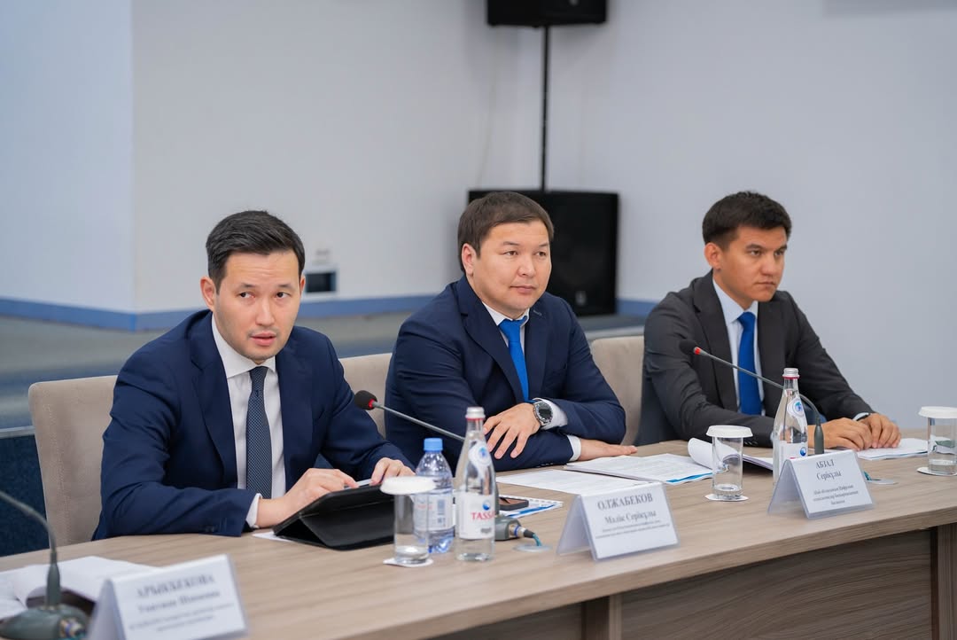 29 мамыр 2025 жылы ҚР Цифрлық даму, инновациялар және аэроғарыш өнеркәсібі вице-министрі Мәлік Олжабеков Абай облысына жұмыс сапарымен келді.