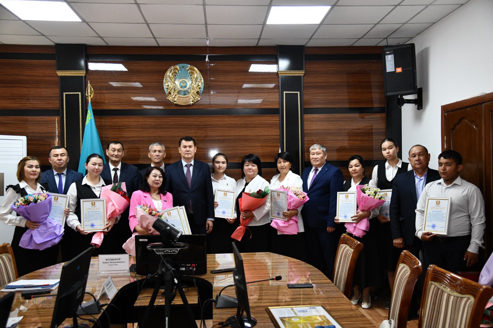 АУДАН ӘКІМІ РЕСПУБЛИКАЛЫҚ ПӘНДІК ОЛИМПИАДА ЖҮЛДЕГЕРЛЕРІН ҚАБЫЛДАДЫ