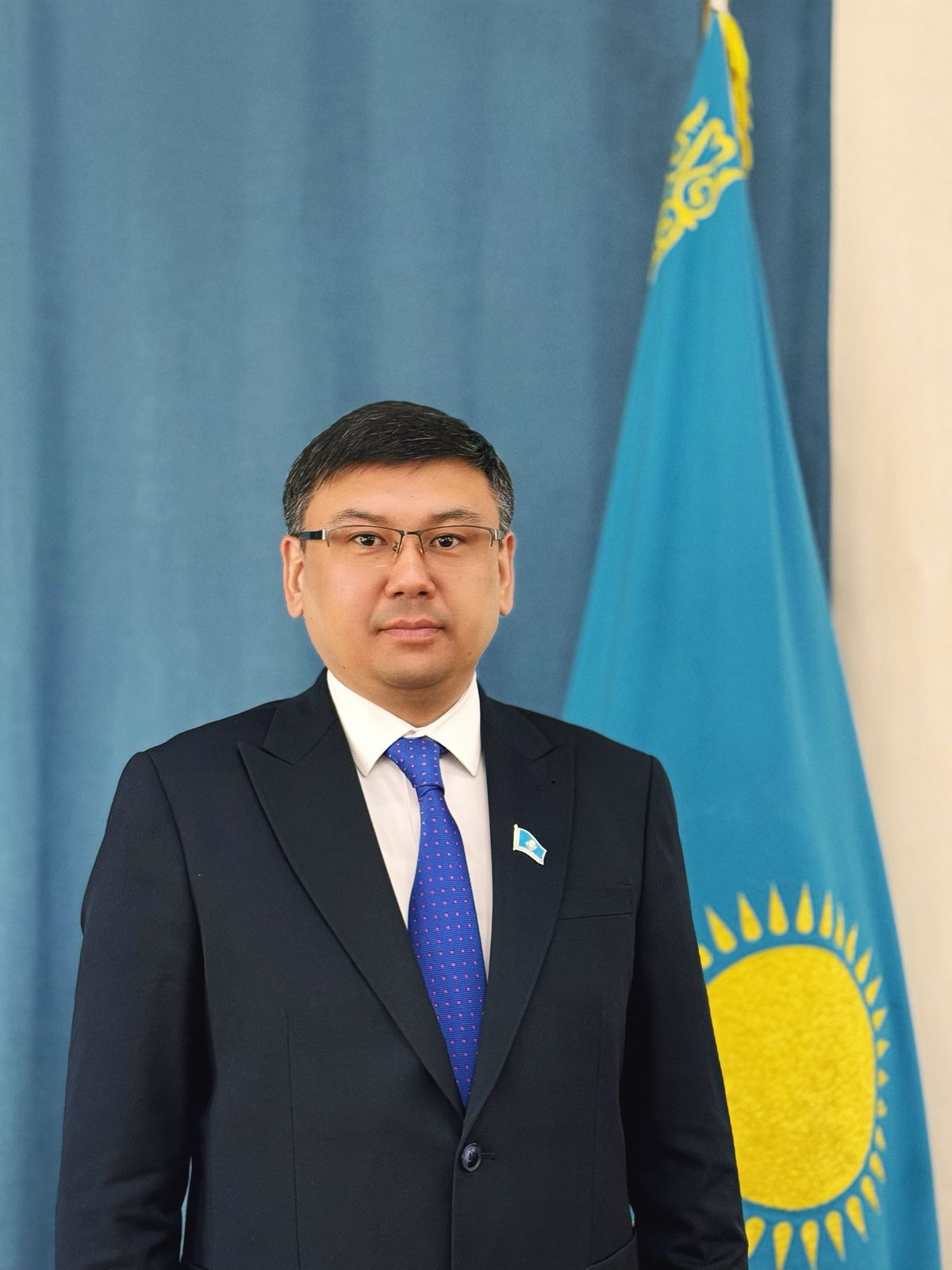 2025 жылғы 18 сәуірде Семей қаласы мәслихатының кезектен тыс сессия отырысында 17 – округіне сайланған Хасен Советханұлы Молдабаевты Семей қалалық мәслихаты депутаттық корпусы атынан депутаттық мандат пен куәлік табысталуымен шын жүректен құттықтаймыз!