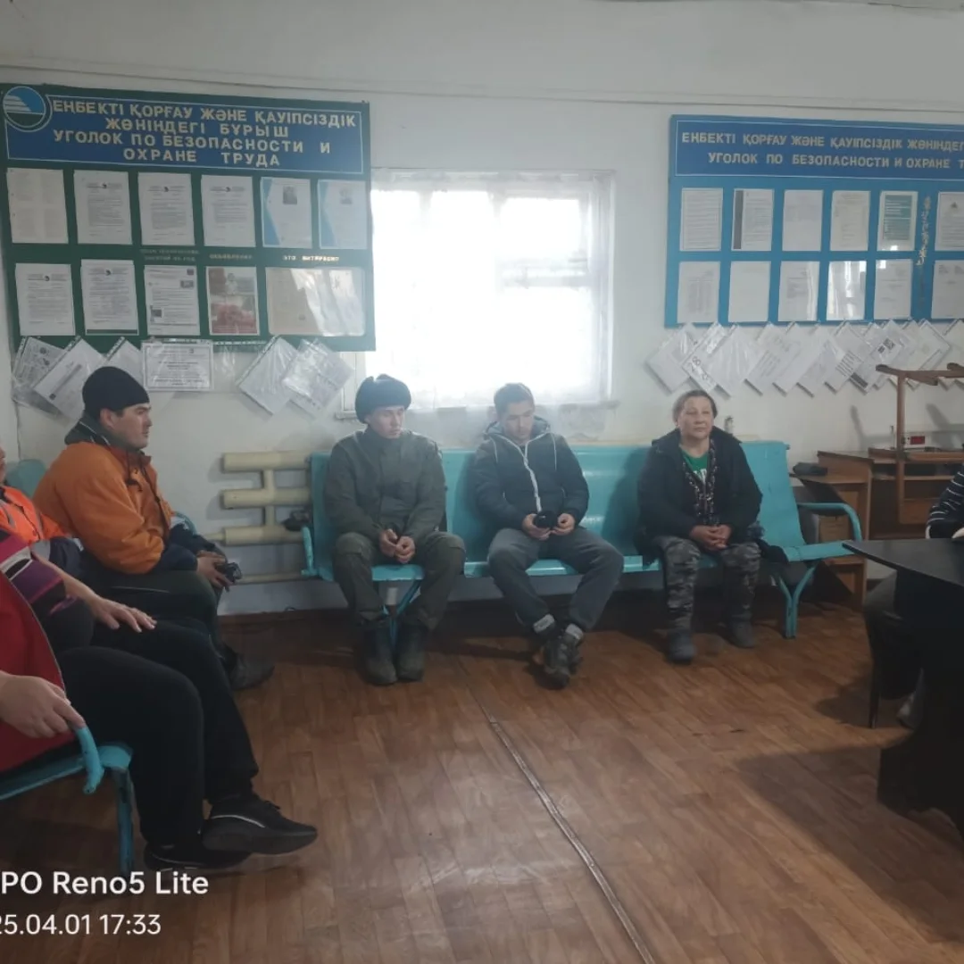 2025 жылғы 02 сәуірде РЭП ғимаратында Өлеңті ауылдық округінің әкімі А.Ж. Мұстафинаның