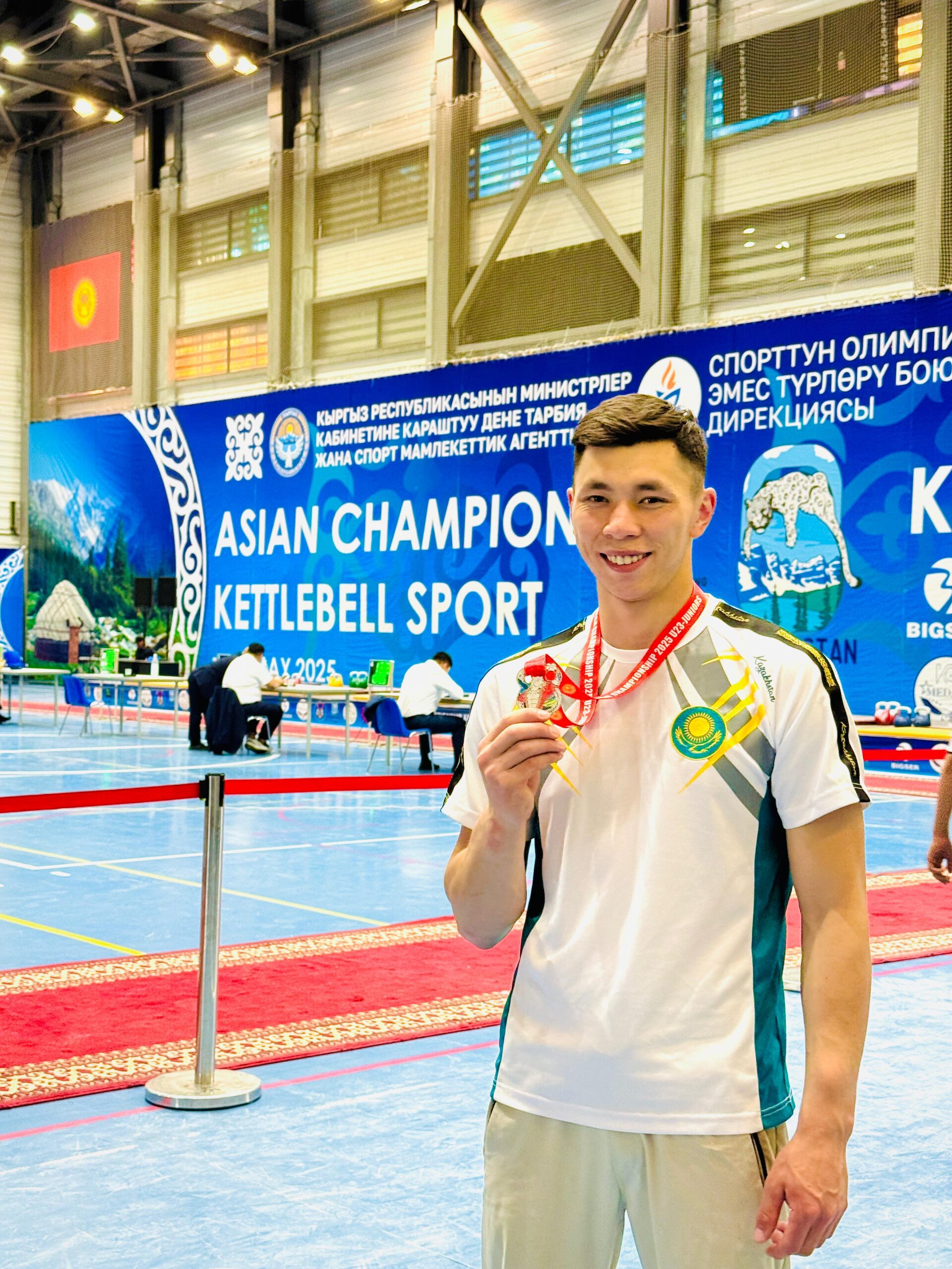 Даурен Қадыр Азия чемпионатында 2 орынға ие болды