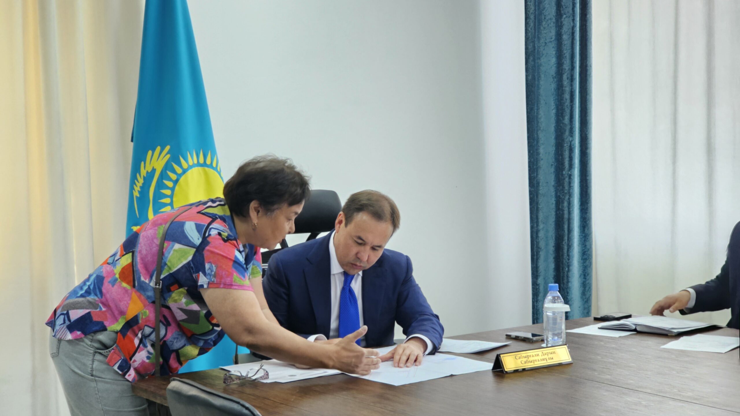 Целиноград ауданының әкімі Дарын Сабырғалиұлы азаматтарды жеке мәселелері бойынша кезекті қабылдауды өткізді