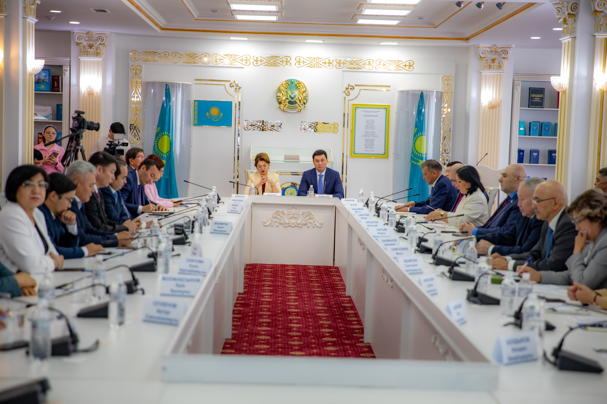 ⚡️ «Заң мен тәртіп» апталығы: Сыбайлас жемқорлыққа қарсы қызмет «Әділ қоғам» жобасын іске қосты