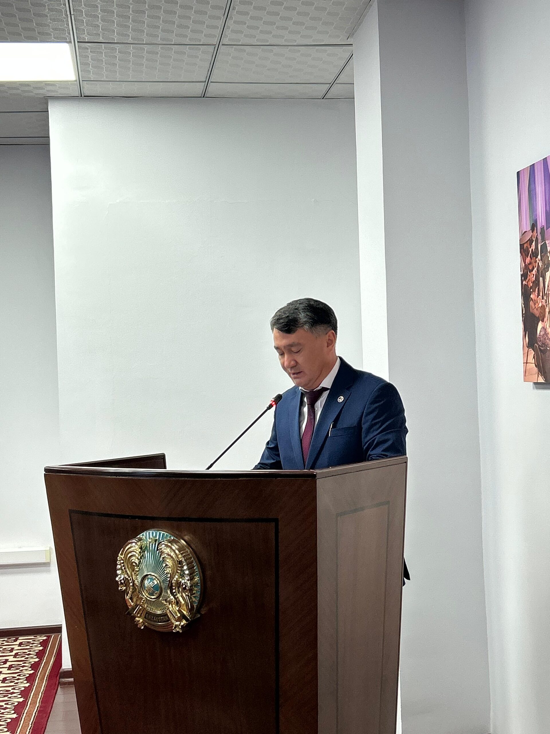 Әдеп жөніндегі уәкілі Ұ.Оразгелдінің атқарған қызметінің нәтижелері тыңдалып, тақырып аясында слайдттар көрсетілді.