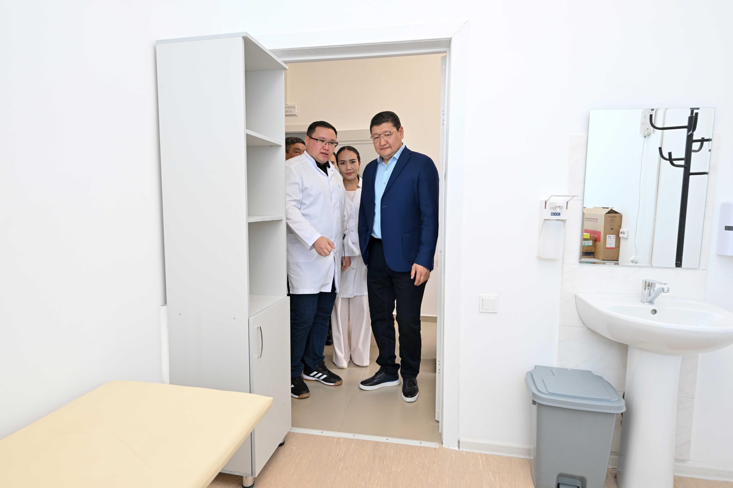 Облыс әкімі Қарабұлақ ауылындағы дәрігерлік амбулаторияны тезірек іске қосуды тапсырды