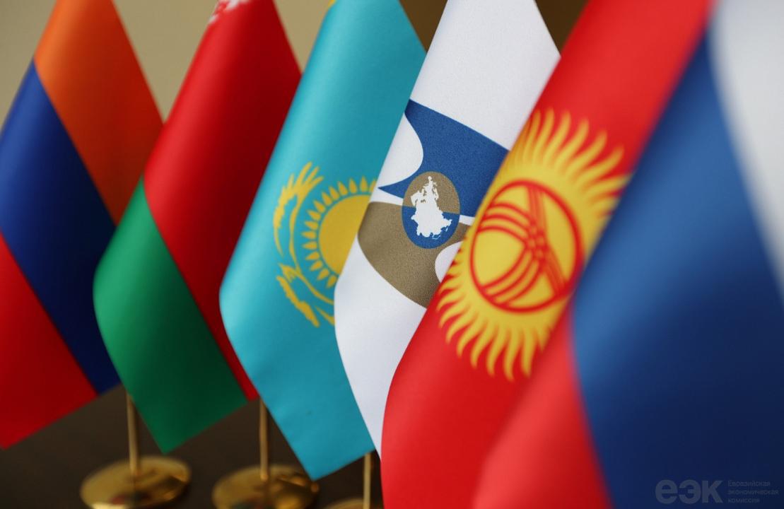 ЕЭК кеңесі 2025 жылдан кейін ұлттық тіркеу куәліктерінің қолданыста болу мүмкіндігін ұзартты.