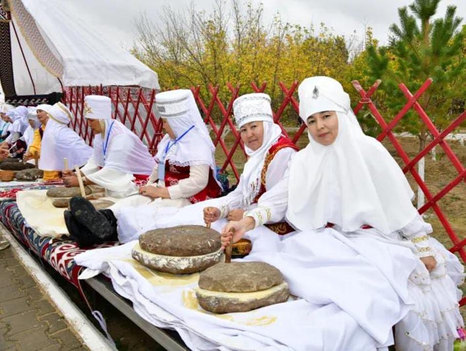 «Ақтөбе – тарының астанасы»: гастрофестиваль өңірдің гастрономиялық брендін нығайтып, мыңдаған қонақты жинады